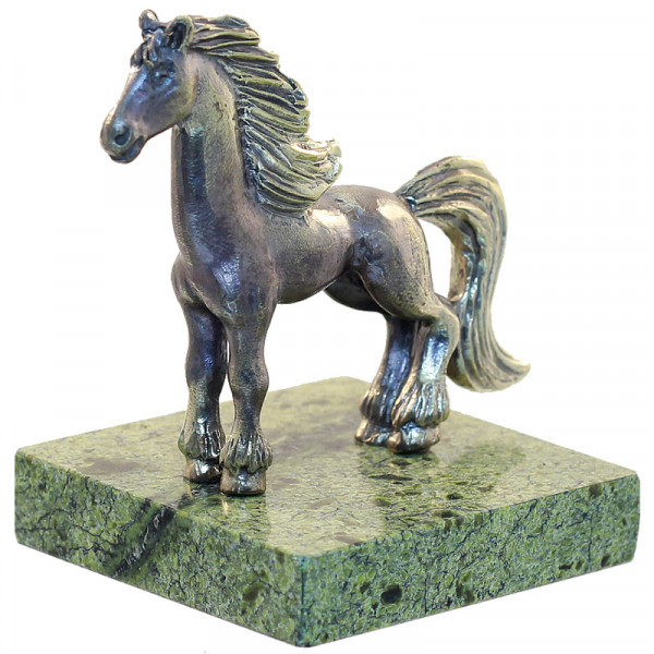 224030 - Лошадка стоит