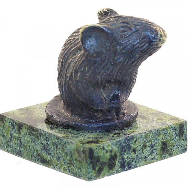 224038 - Крыса на подставке средняя